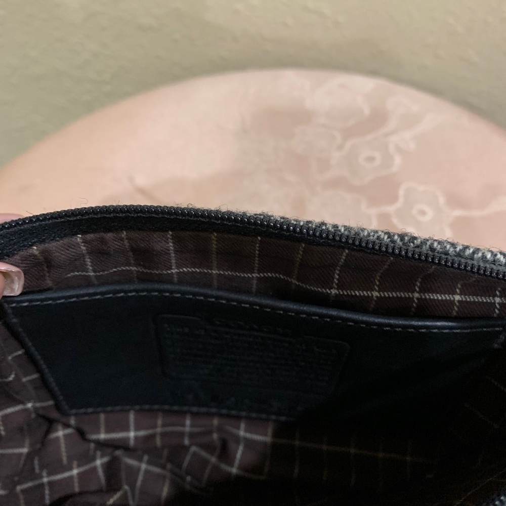 Authentic Coach clutch - Picture 3 of 3
